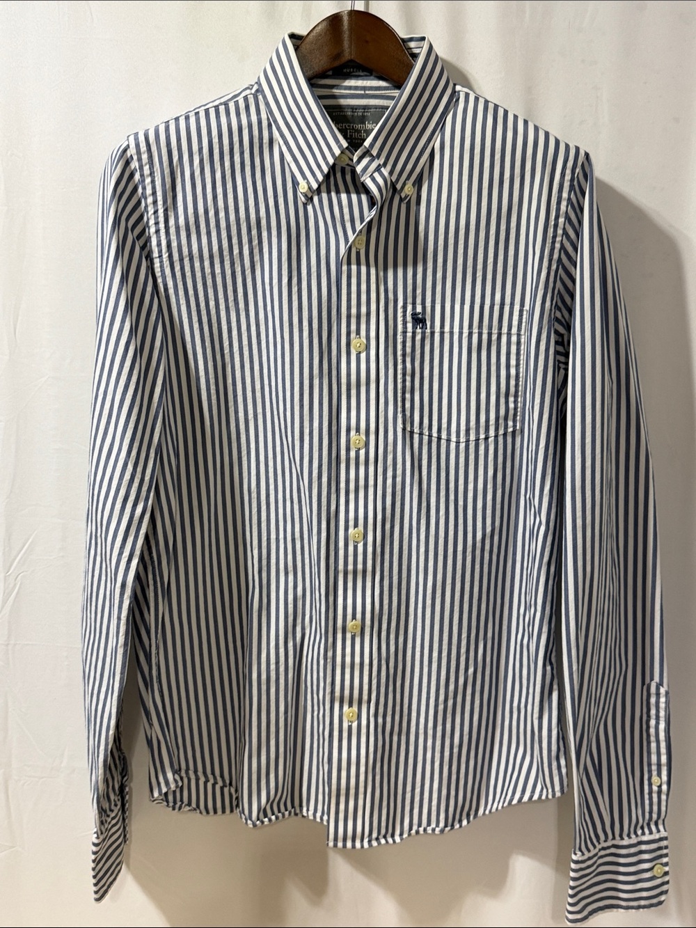 Abercrombie & Fitch Men's Navy and White Vertical Stripe Button-Down Shirt